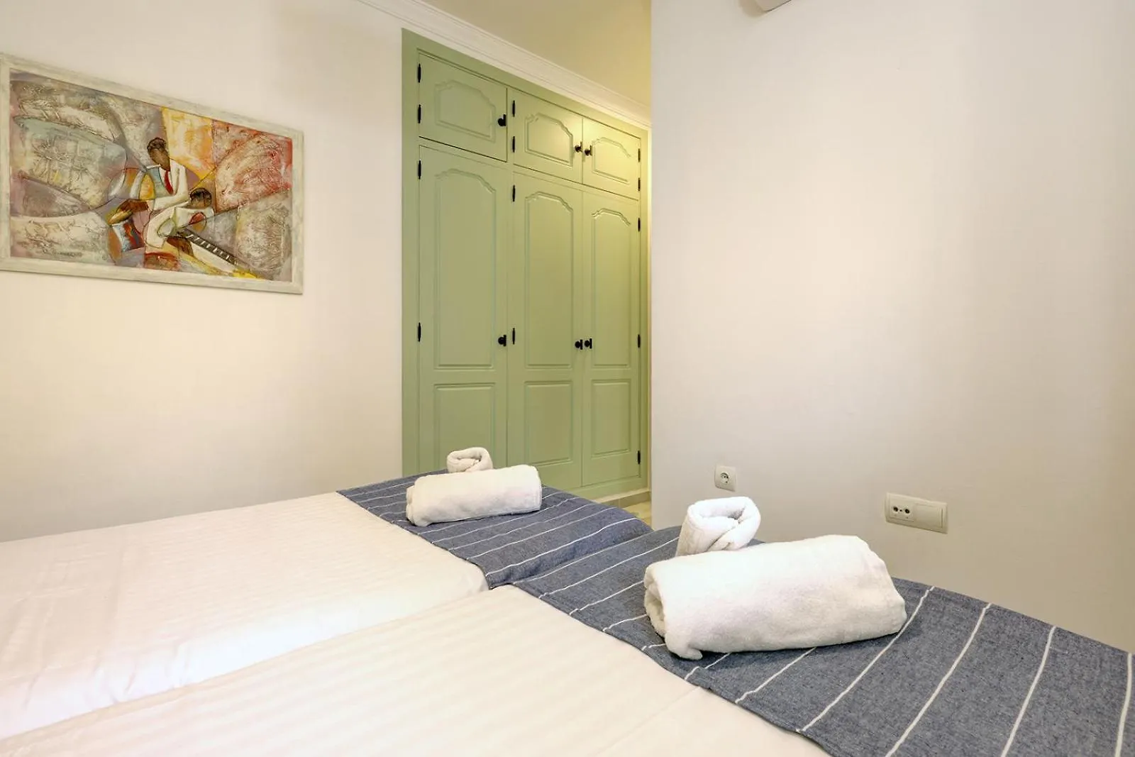 Punta Plata Beach Center Estepona